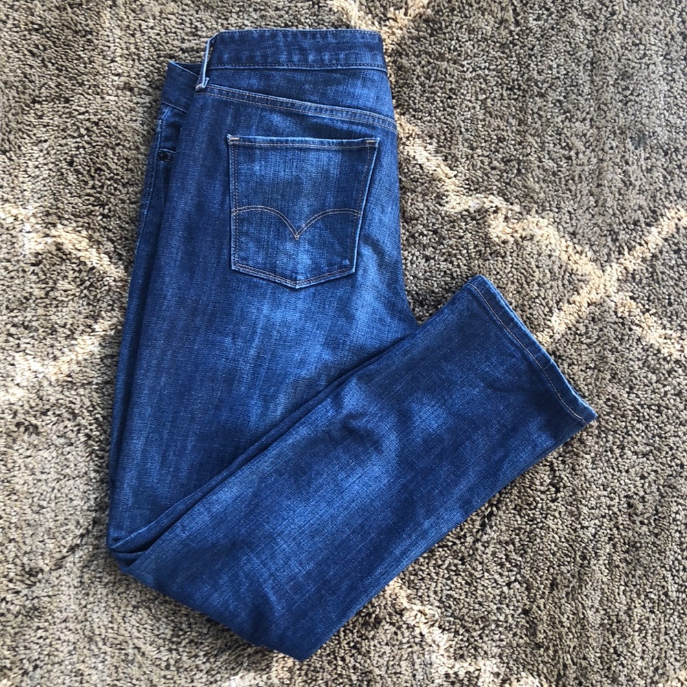 Levi’s - Picture 2 of 3